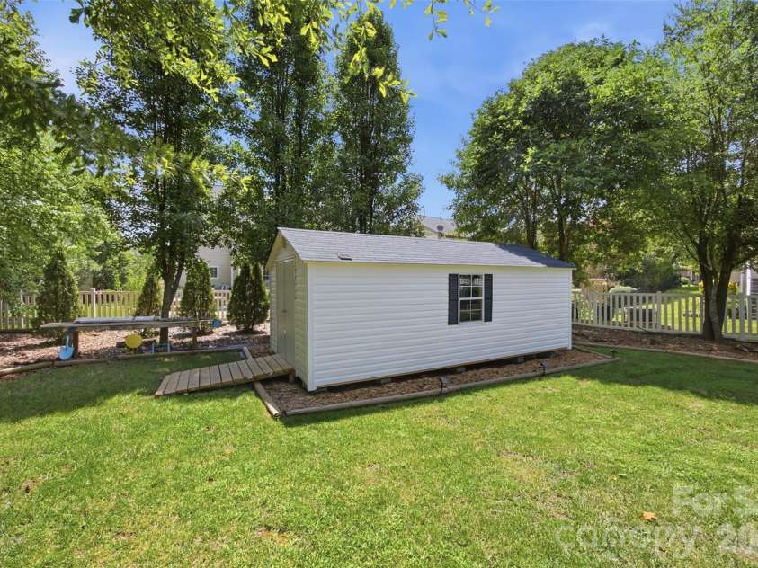 221 Nixon Road, Belmont, NC 28012.  MLS# CAR4409655, YatesRealty ID 44241. 