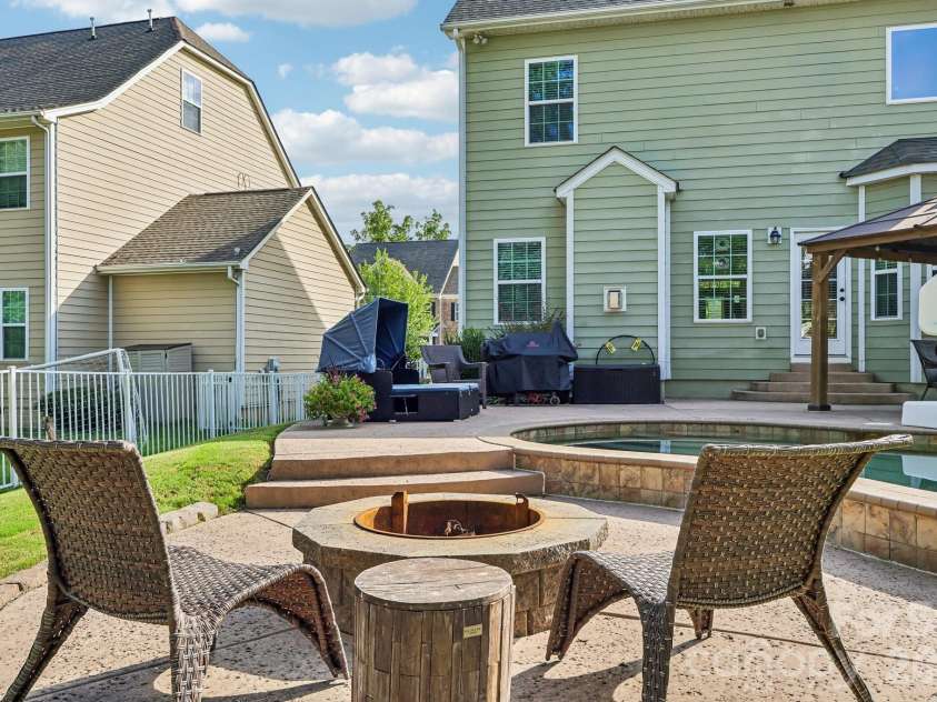 3812 Litchfield Drive, Waxhaw, NC 28173.  MLS# CAR4409745, YatesRealty ID 44242. 