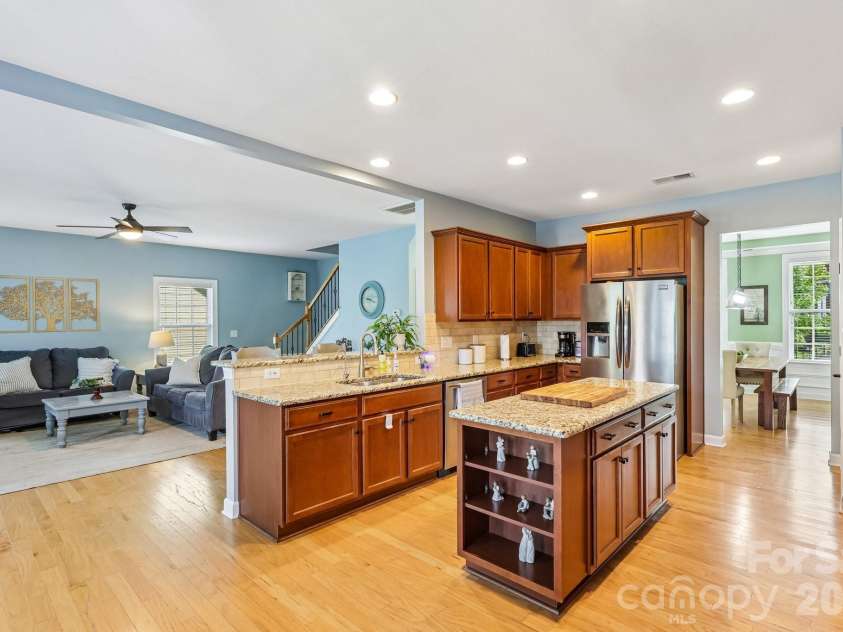 3812 Litchfield Drive, Waxhaw, NC 28173.  MLS# CAR4409745, YatesRealty ID 44242. 