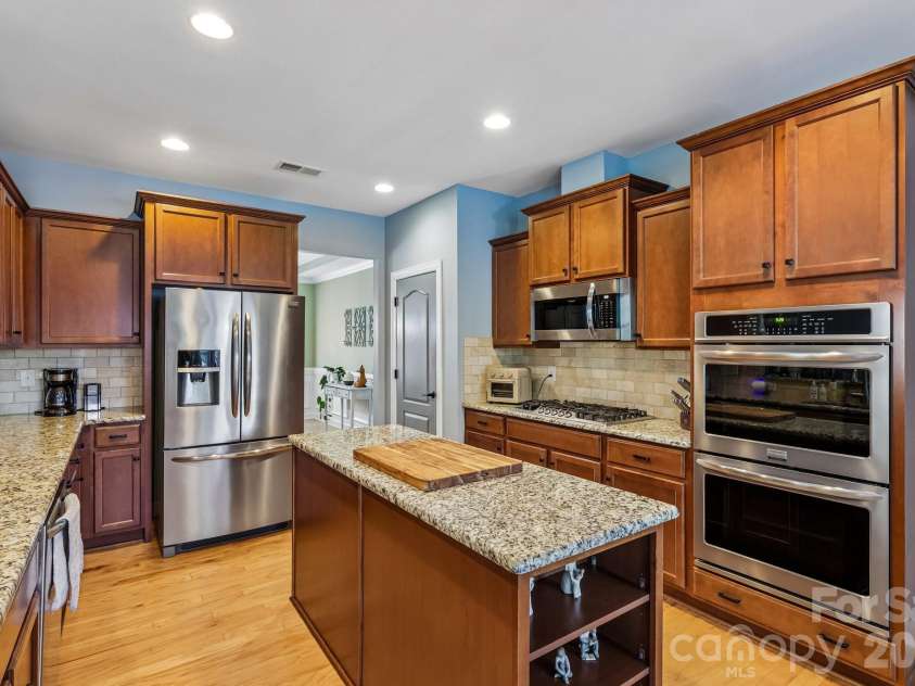 3812 Litchfield Drive, Waxhaw, NC 28173.  MLS# CAR4409745, YatesRealty ID 44242. 
