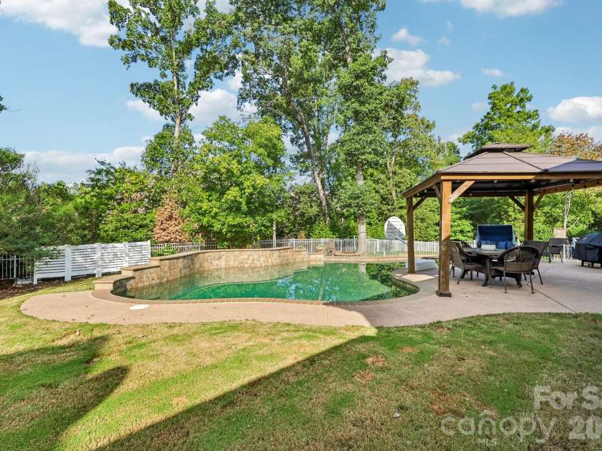 3812 Litchfield Drive, Waxhaw, NC 28173.  MLS# CAR4409745, YatesRealty ID 44242. 