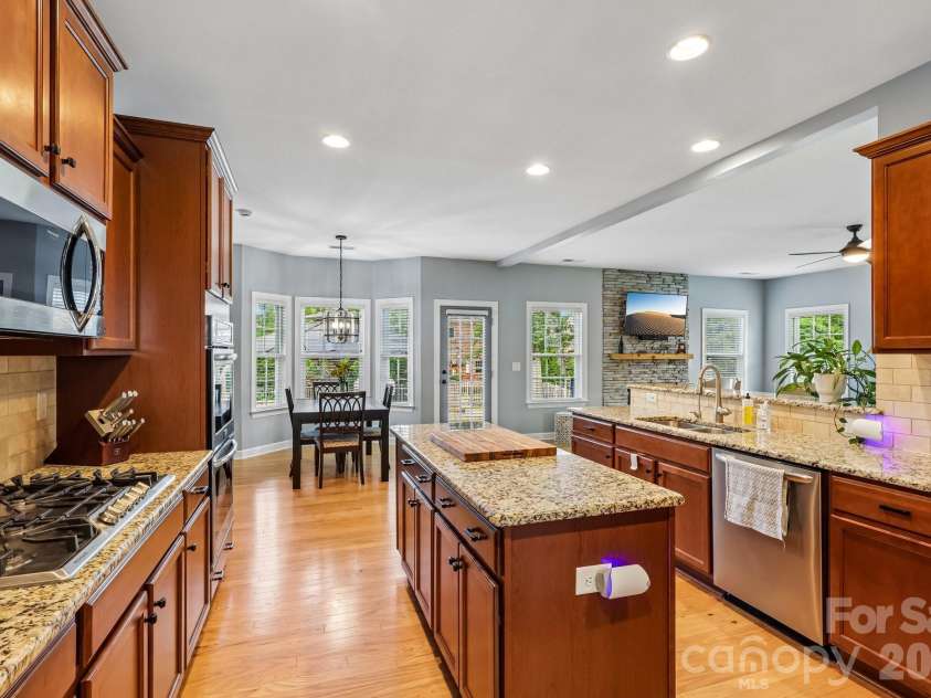 3812 Litchfield Drive, Waxhaw, NC 28173.  MLS# CAR4409745, YatesRealty ID 44242. 
