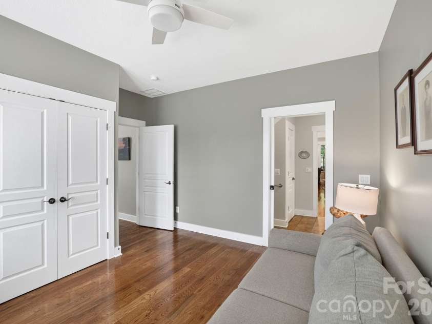 6 Bungalow Way, Asheville, NC 28804.  MLS# CAR4409610, YatesRealty ID 44243. 
