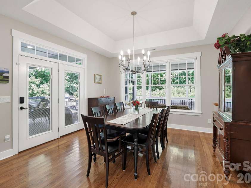 6 Bungalow Way, Asheville, NC 28804.  MLS# CAR4409610, YatesRealty ID 44243. 