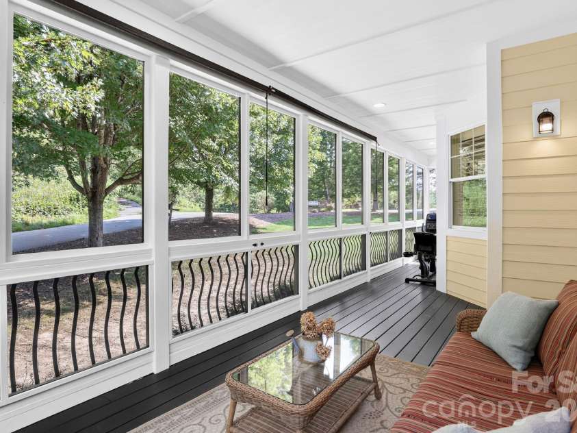 6 Bungalow Way, Asheville, NC 28804.  MLS# CAR4409610, YatesRealty ID 44243. 