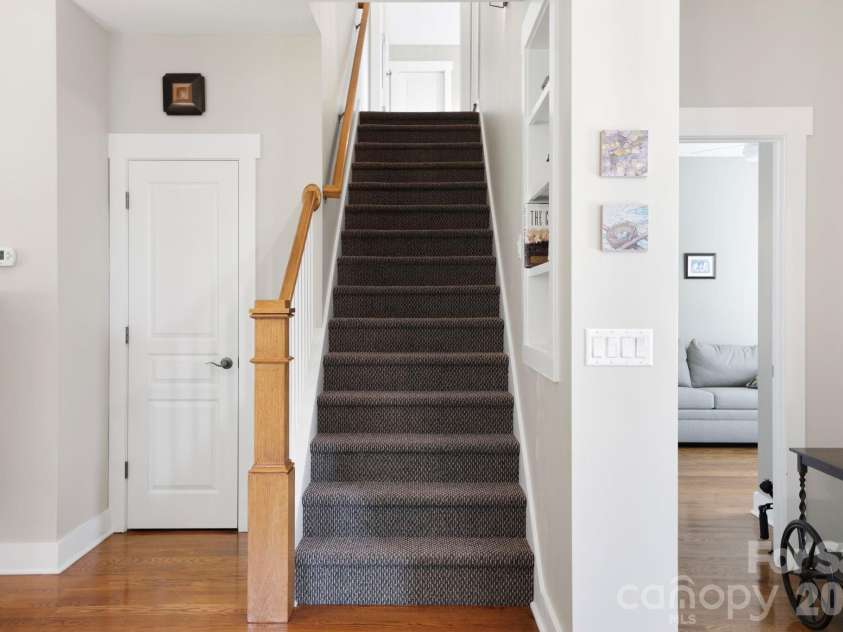 6 Bungalow Way, Asheville, NC 28804.  MLS# CAR4409610, YatesRealty ID 44243. 