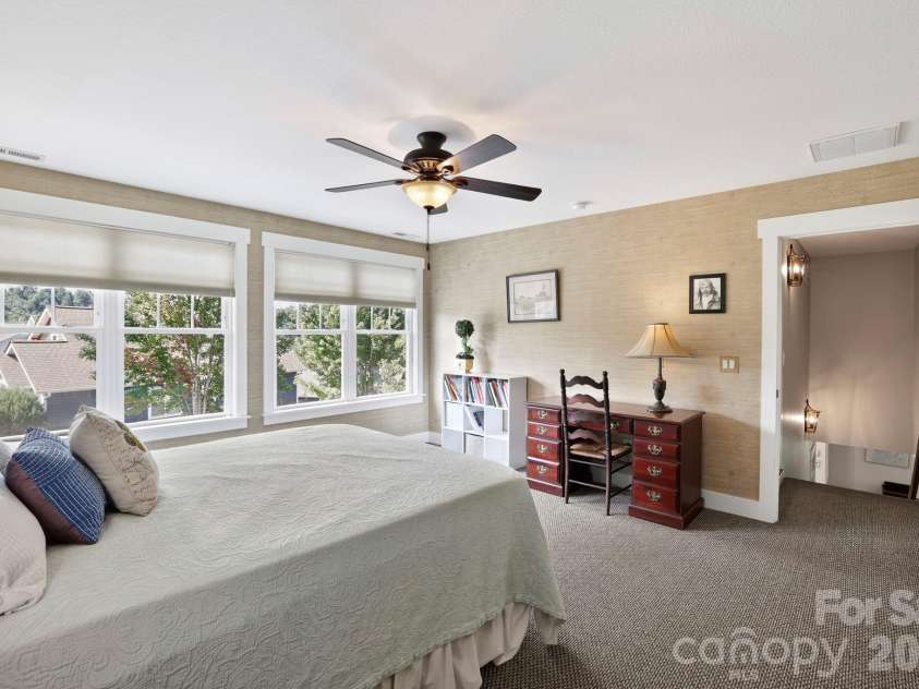 6 Bungalow Way, Asheville, NC 28804.  MLS# CAR4409610, YatesRealty ID 44243. 