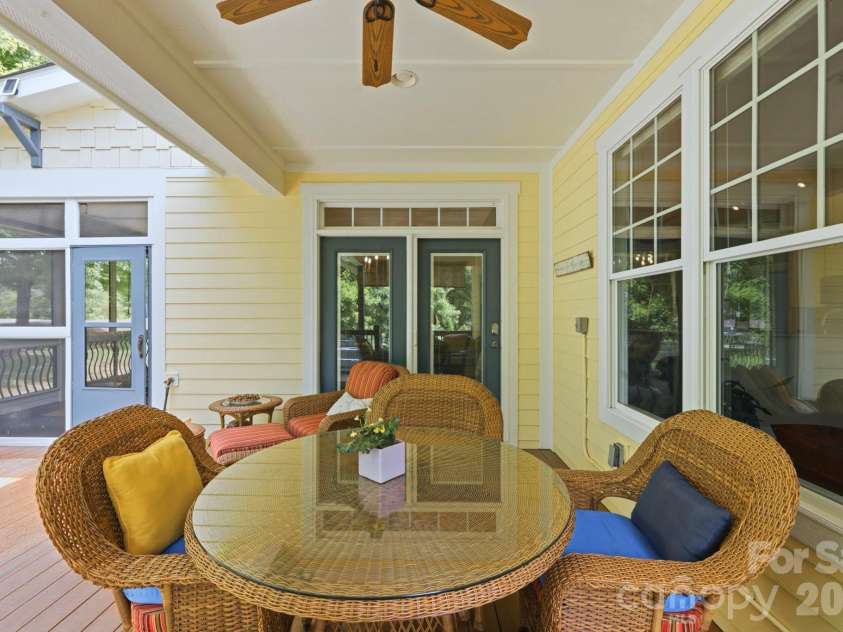 6 Bungalow Way, Asheville, NC 28804.  MLS# CAR4409610, YatesRealty ID 44243. 