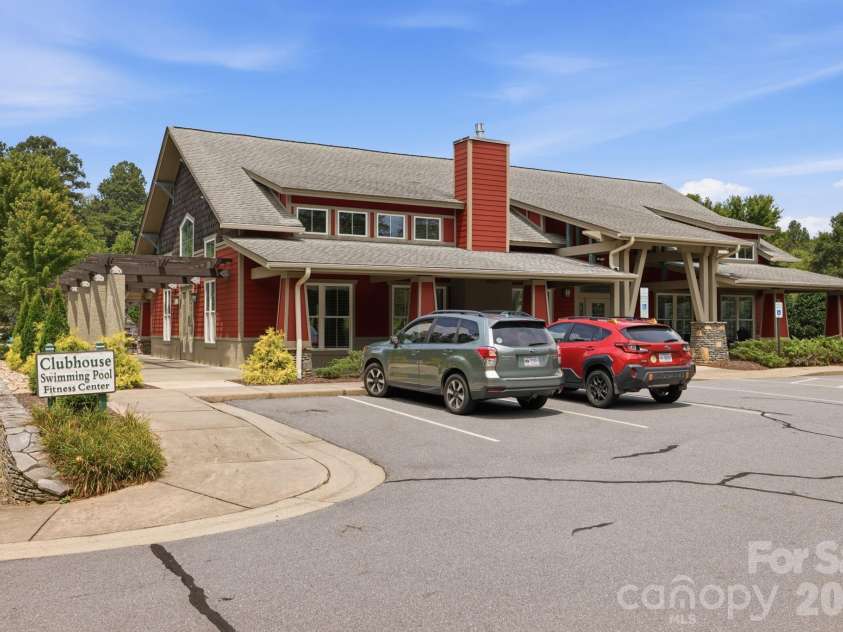 6 Bungalow Way, Asheville, NC 28804.  MLS# CAR4409610, YatesRealty ID 44243. 