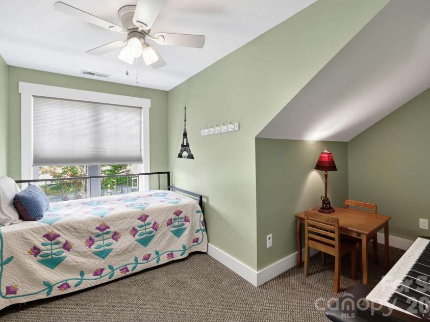 6 Bungalow Way, Asheville, NC 28804.  MLS# CAR4409610, YatesRealty ID 44243. Bonus room/flex space