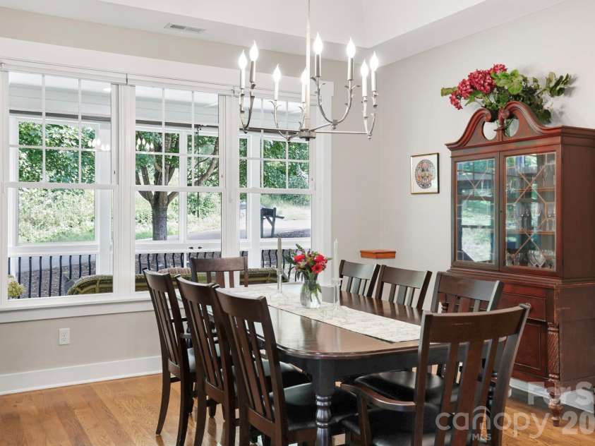 6 Bungalow Way, Asheville, NC 28804.  MLS# CAR4409610, YatesRealty ID 44243. Dedicated dining area