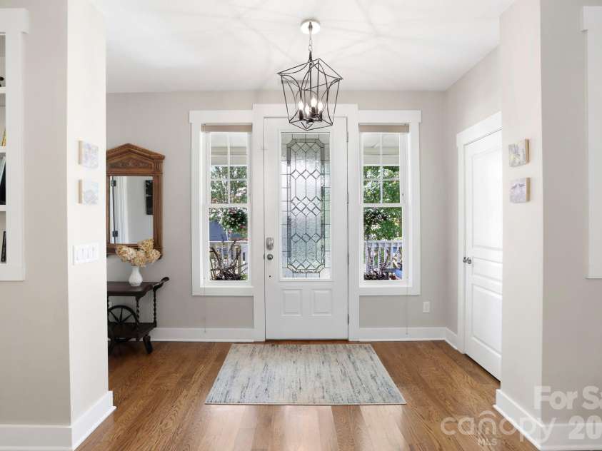 6 Bungalow Way, Asheville, NC 28804.  MLS# CAR4409610, YatesRealty ID 44243. Light filled foyer