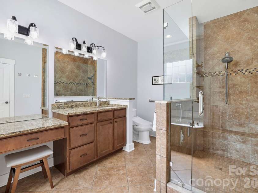 6 Bungalow Way, Asheville, NC 28804.  MLS# CAR4409610, YatesRealty ID 44243. Walk-in shower