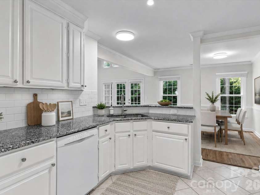 4818 Whistling Oak Court, Charlotte, NC 28269.  MLS# CAR4408304, YatesRealty ID 44245. Virtually Staged