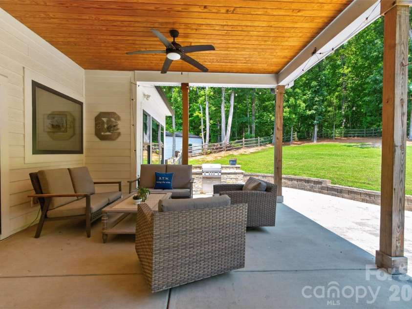 809 Woodland Forest Drive, Waxhaw, NC 28173.  MLS# CAR4409146, YatesRealty ID 44246. 