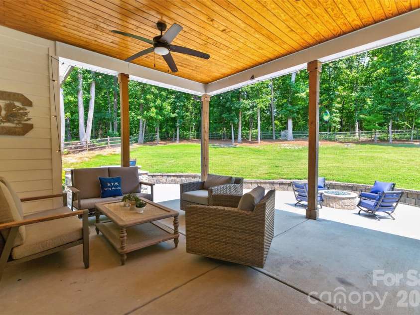 809 Woodland Forest Drive, Waxhaw, NC 28173.  MLS# CAR4409146, YatesRealty ID 44246. 