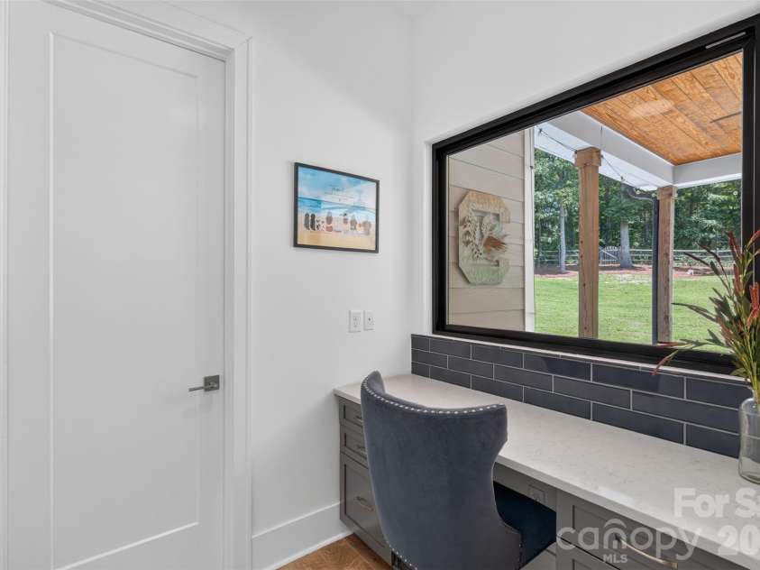 809 Woodland Forest Drive, Waxhaw, NC 28173.  MLS# CAR4409146, YatesRealty ID 44246. Office Nook