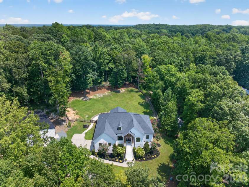 809 Woodland Forest Drive, Waxhaw, NC 28173.  MLS# CAR4409146, YatesRealty ID 44246. Privacy