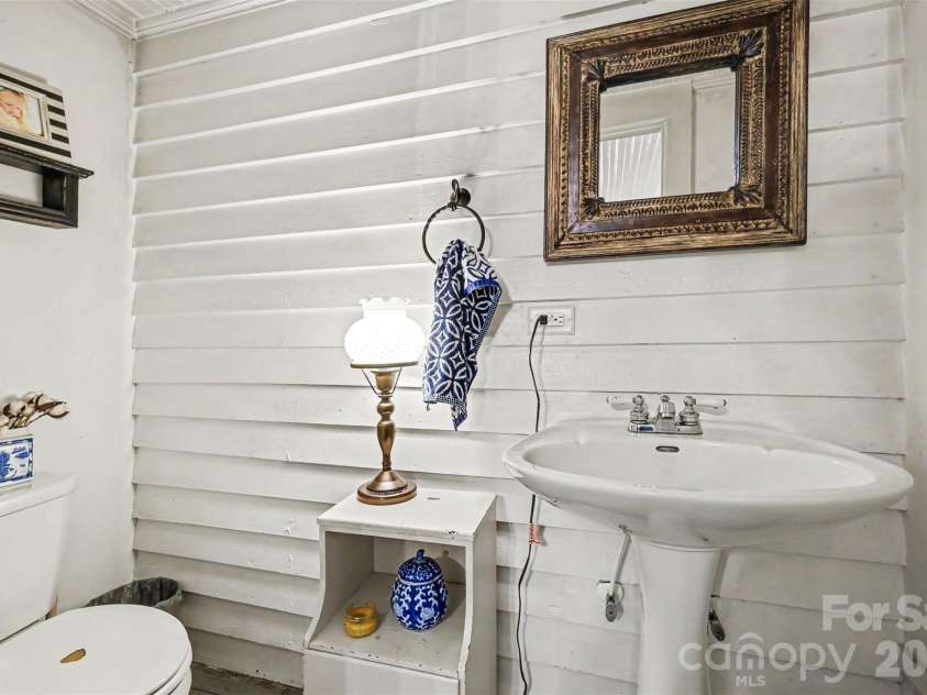134 Mauney Farm Road, Cherryville, NC 28021.  MLS# CAR4408367, YatesRealty ID 44247. 