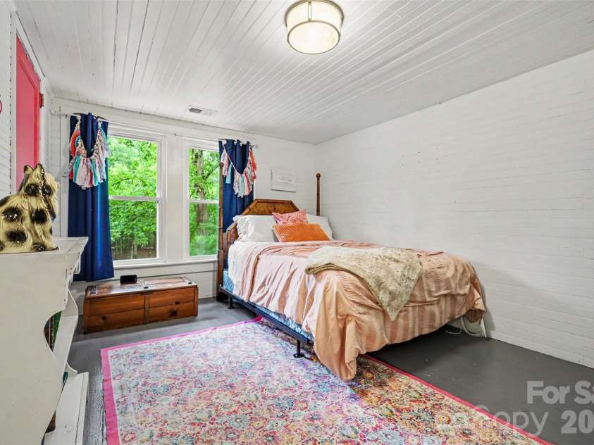 134 Mauney Farm Road, Cherryville, NC 28021.  MLS# CAR4408367, YatesRealty ID 44247. 