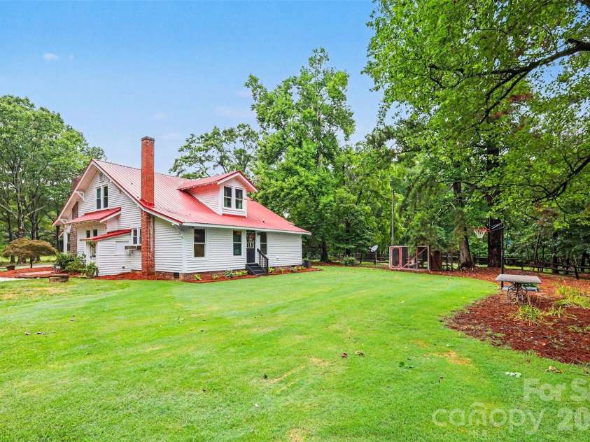 134 Mauney Farm Road, Cherryville, NC 28021.  MLS# CAR4408367, YatesRealty ID 44247. 