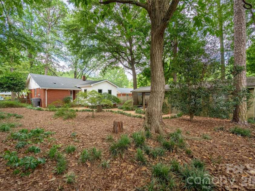 2911 Enfield Road, Charlotte, NC 28205.  MLS# CAR4407774, YatesRealty ID 44249. 