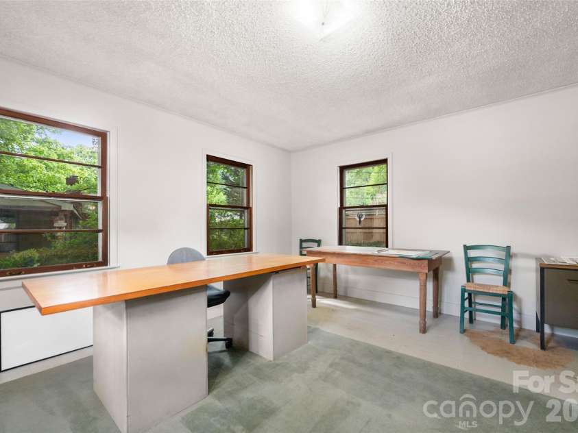 2911 Enfield Road, Charlotte, NC 28205.  MLS# CAR4407774, YatesRealty ID 44249. Flex Room/Art Studio