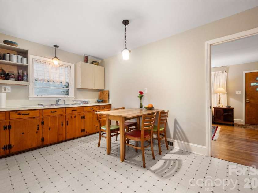 2911 Enfield Road, Charlotte, NC 28205.  MLS# CAR4407774, YatesRealty ID 44249. Laundry