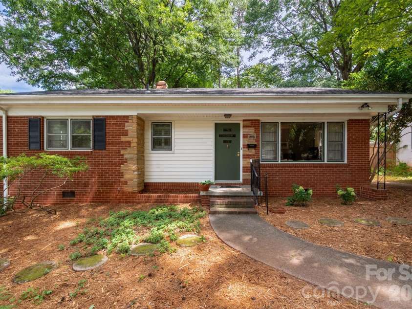 2911 Enfield Road, Charlotte, NC 28205.  MLS# CAR4407774, YatesRealty ID 44249. Welcome Home!