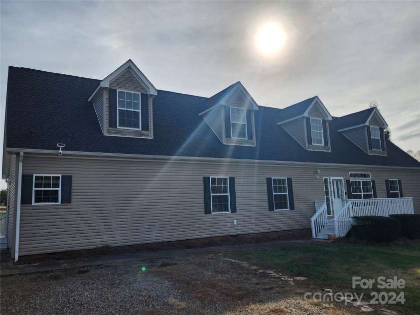 129 Burning Lane, Stony Point, NC 28678.  MLS# CAR4198643, YatesRealty ID 4425. 