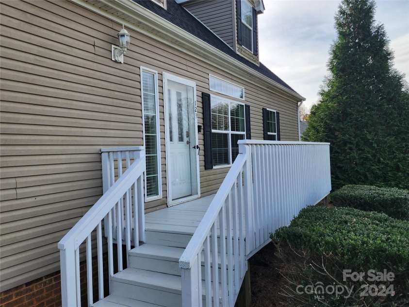 129 Burning Lane, Stony Point, NC 28678.  MLS# CAR4198643, YatesRealty ID 4425. 