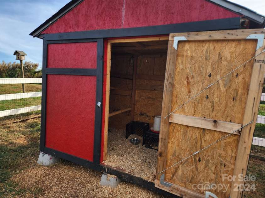 129 Burning Lane, Stony Point, NC 28678.  MLS# CAR4198643, YatesRealty ID 4425. 