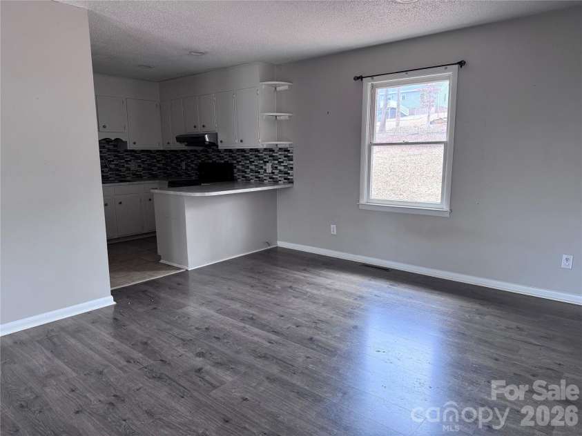 1511 Old Carriage Drive, Newton, NC 28658.  MLS# CAR4355697, YatesRealty ID 4425. 