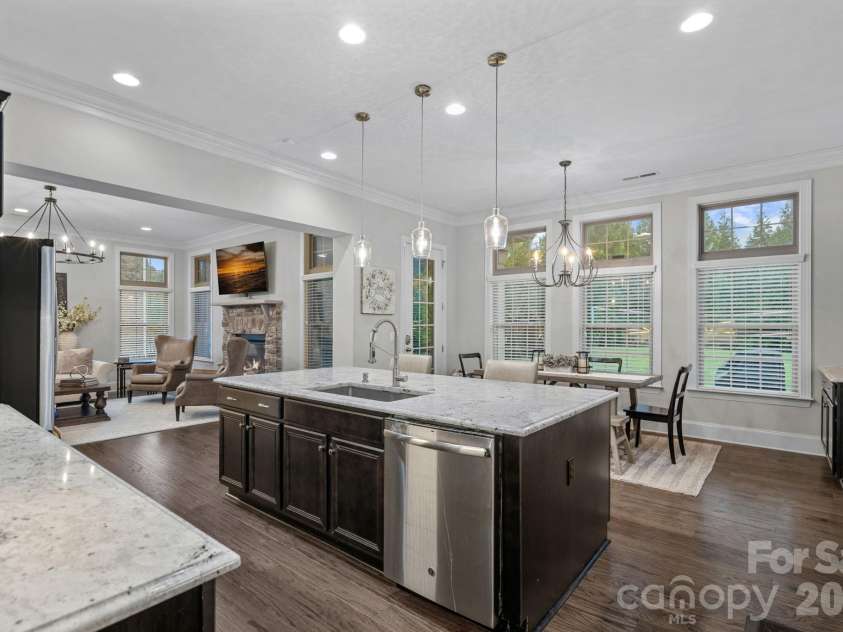 8211 Caesars Head Drive, Waxhaw, NC 28173.  MLS# CAR4408223, YatesRealty ID 44252. Amazing kitchen with huge kitchen island