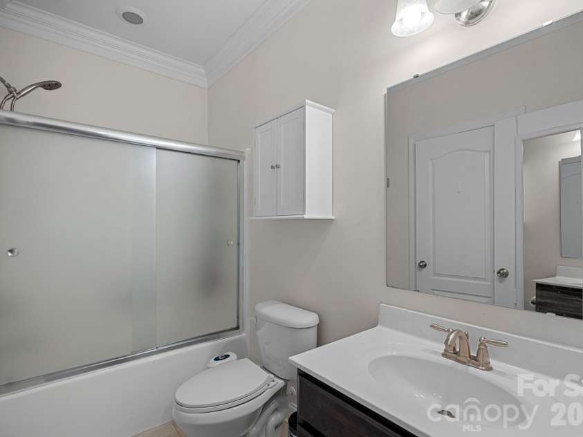8211 Caesars Head Drive, Waxhaw, NC 28173.  MLS# CAR4408223, YatesRealty ID 44252. Full bath upper level