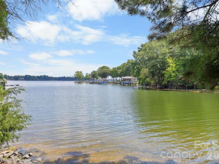 5301 Masons Ferry Road, Clover, SC 29710.  MLS# CAR4407219, YatesRealty ID 44253. 