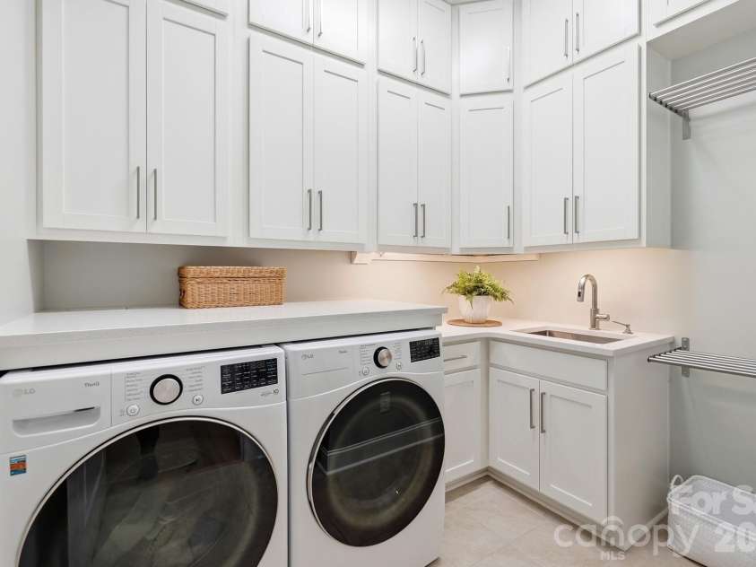 7717 Coalcliff Drive, Huntersville, NC 28078.  MLS# CAR4408239, YatesRealty ID 44254. Laundry Room