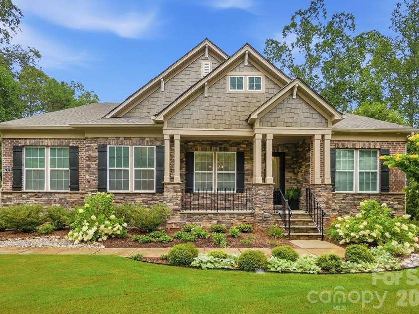 7717 Coalcliff Drive, Huntersville, NC 28078.  MLS# CAR4408239, YatesRealty ID 44254. Welcome Home!