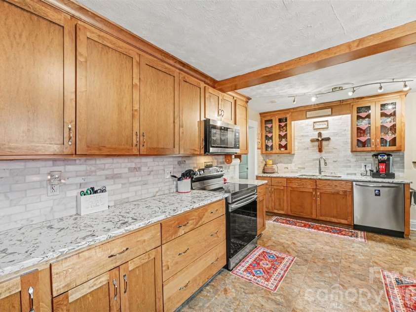 3748 Camp Stewart Road, Charlotte, NC 28215.  MLS# CAR4406800, YatesRealty ID 44255. 