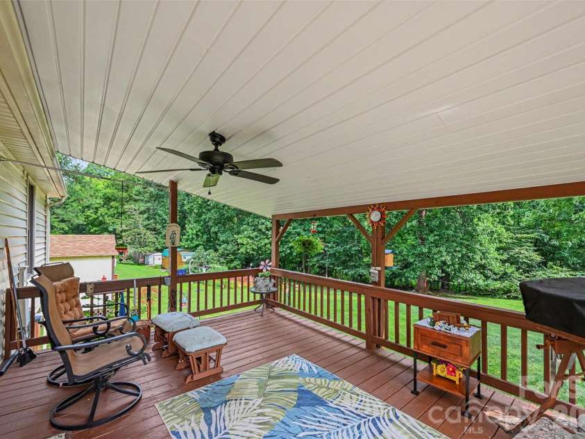 3748 Camp Stewart Road, Charlotte, NC 28215.  MLS# CAR4406800, YatesRealty ID 44255. 