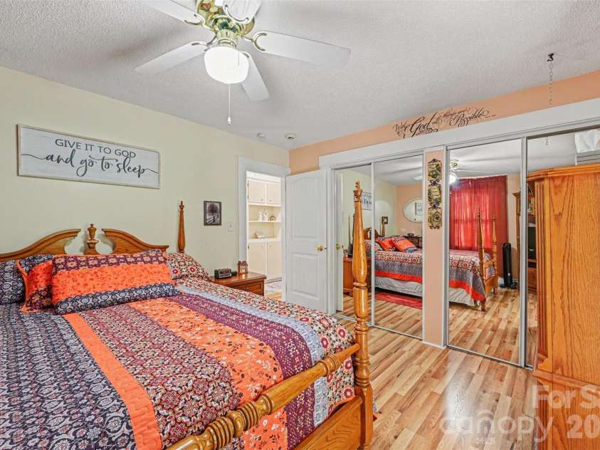 3748 Camp Stewart Road, Charlotte, NC 28215.  MLS# CAR4406800, YatesRealty ID 44255. 