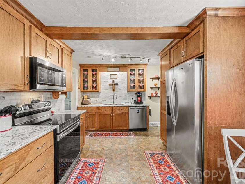 3748 Camp Stewart Road, Charlotte, NC 28215.  MLS# CAR4406800, YatesRealty ID 44255. 