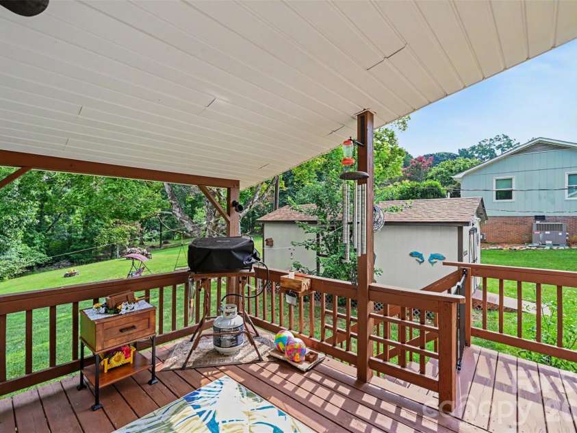 3748 Camp Stewart Road, Charlotte, NC 28215.  MLS# CAR4406800, YatesRealty ID 44255. 