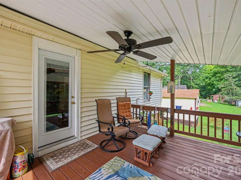3748 Camp Stewart Road, Charlotte, NC 28215.  MLS# CAR4406800, YatesRealty ID 44255. 
