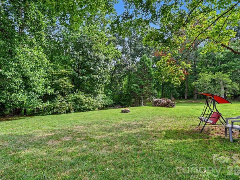 3748 Camp Stewart Road, Charlotte, NC 28215.  MLS# CAR4406800, YatesRealty ID 44255. 