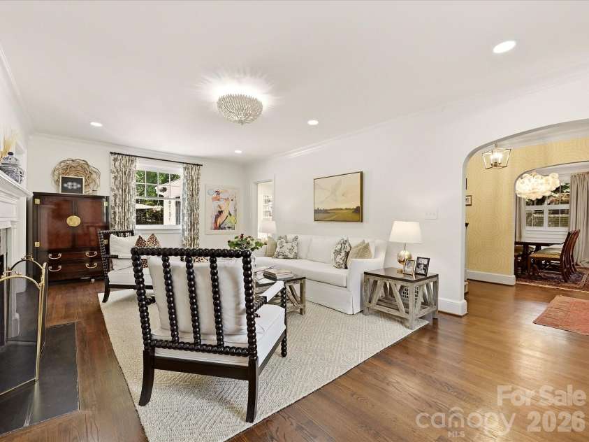 1642 Providence Road, Charlotte, NC 28207.  MLS# CAR4407918, YatesRealty ID 44256. 