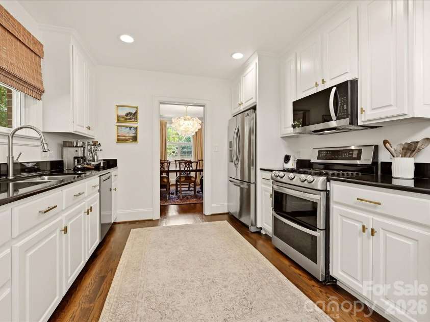 1642 Providence Road, Charlotte, NC 28207.  MLS# CAR4407918, YatesRealty ID 44256. 