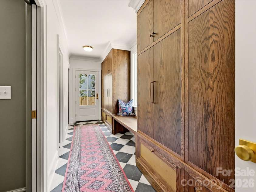 1642 Providence Road, Charlotte, NC 28207.  MLS# CAR4407918, YatesRealty ID 44256. 