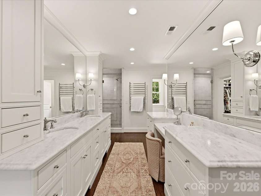 1642 Providence Road, Charlotte, NC 28207.  MLS# CAR4407918, YatesRealty ID 44256. 