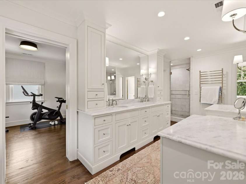1642 Providence Road, Charlotte, NC 28207.  MLS# CAR4407918, YatesRealty ID 44256. 